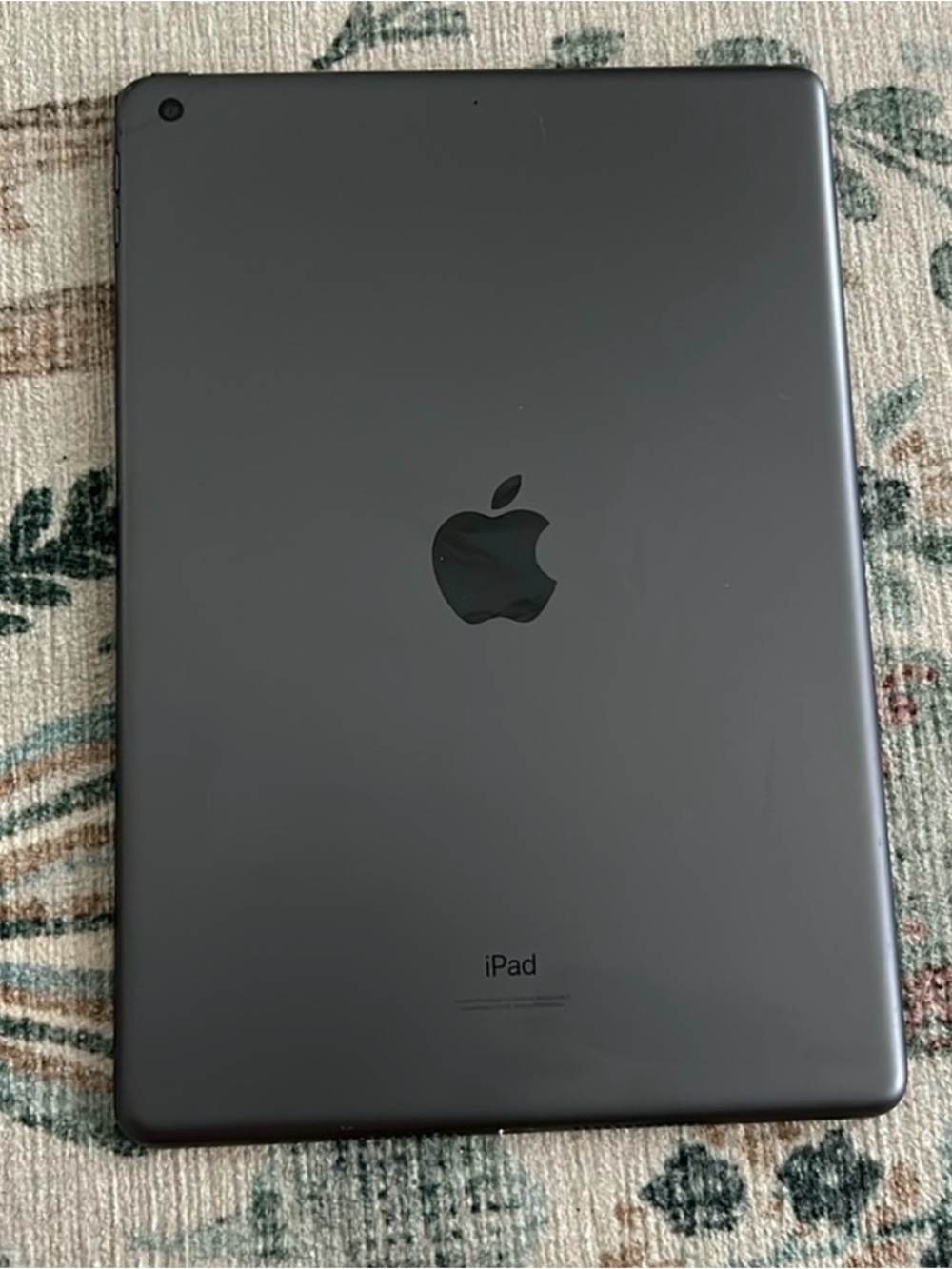 Apple iPad - Space Gray Metal Back